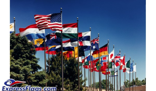 How to choose the right outdoor flagpole and flag for your application